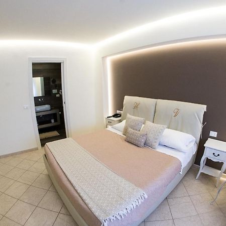 Hotel Victoria Торе Санта Сабина Екстериор снимка