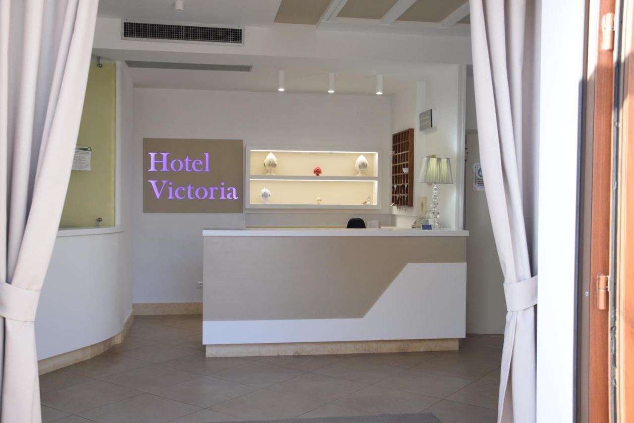Hotel Victoria Торе Санта Сабина Екстериор снимка