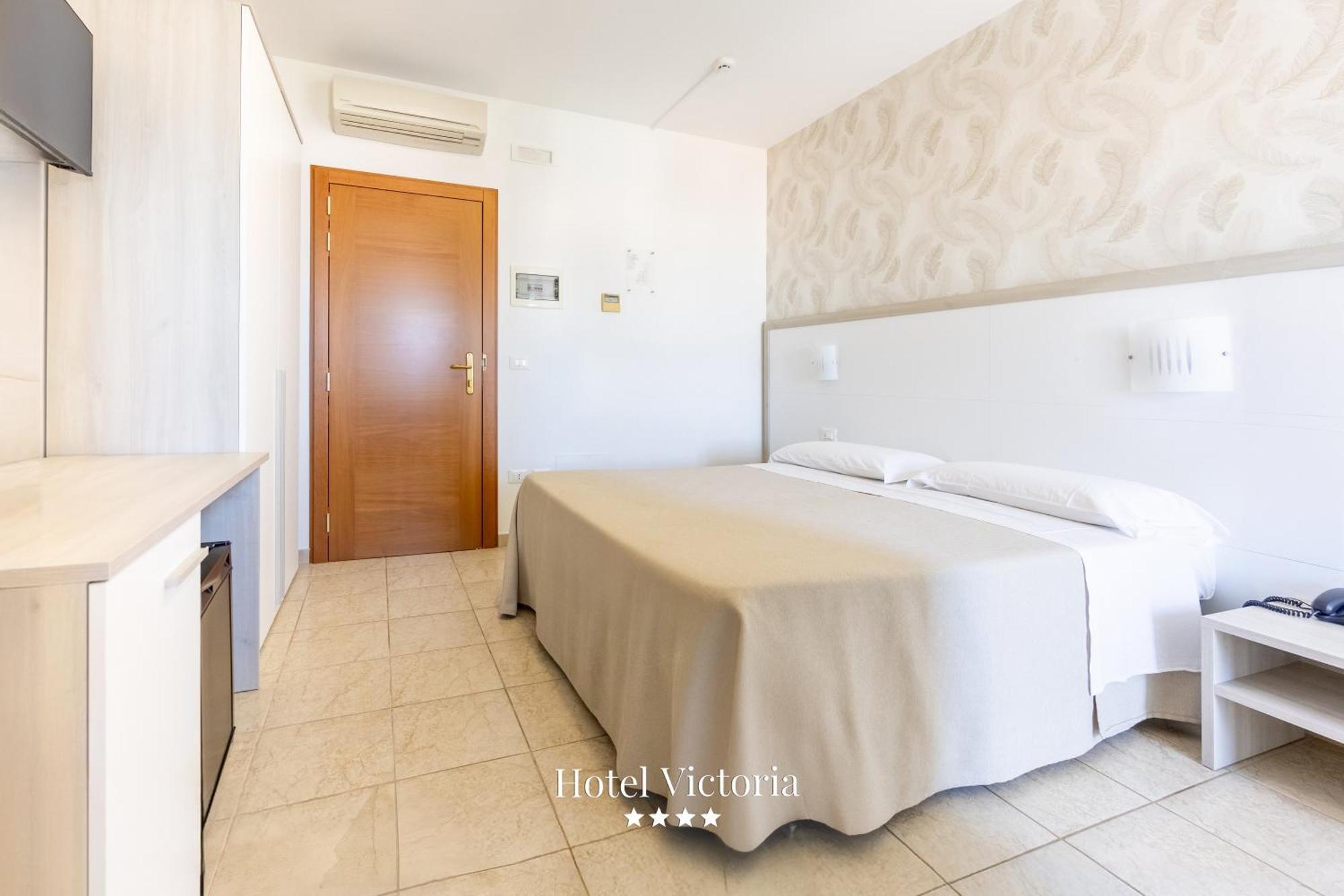 Hotel Victoria Торе Санта Сабина Екстериор снимка