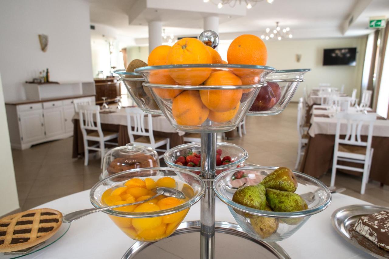 Hotel Victoria Торе Санта Сабина Екстериор снимка